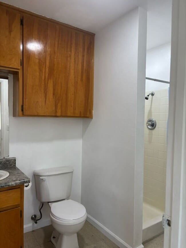 Building Photo - 881 W El Monte Way