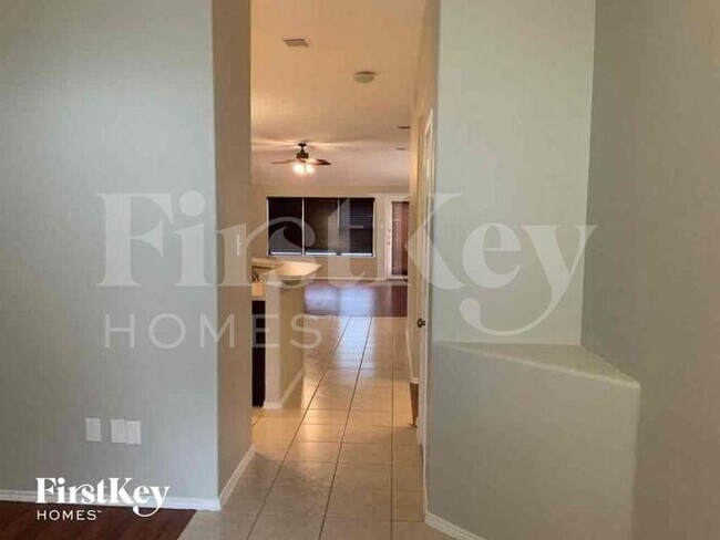 Building Photo - 1205 Bellcrest Dr