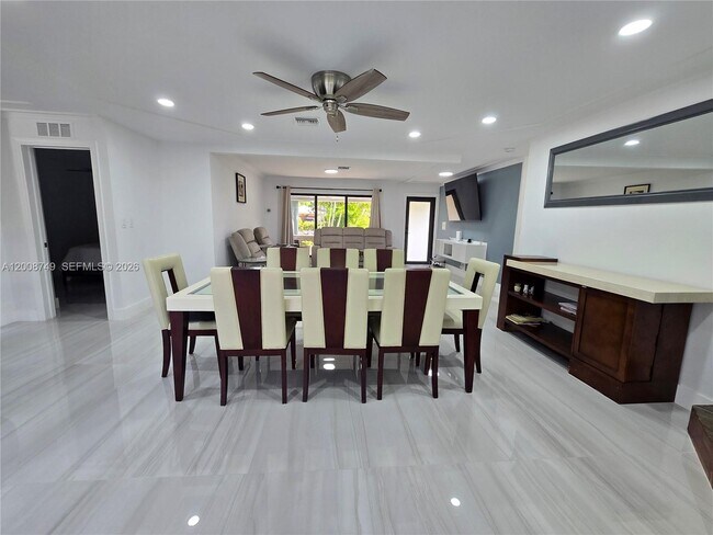 Building Photo - 11578 NW 39th Pl