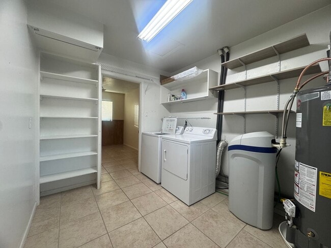 Building Photo - 20 Wildy Dr