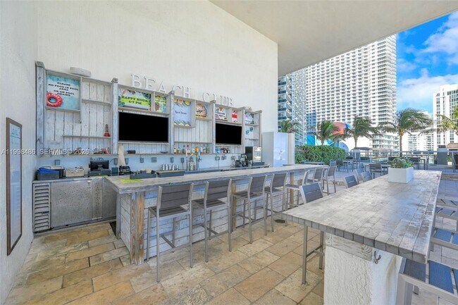 Building Photo - 1830 S Ocean Dr