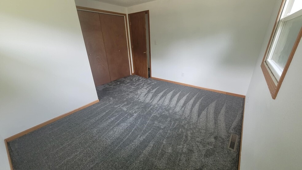 BED2b - 2212 Bartlett Ave