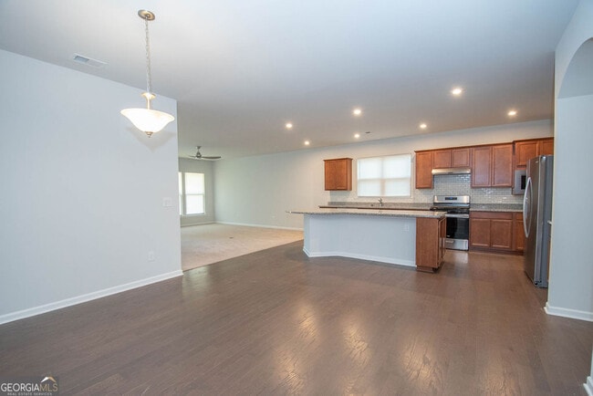 Building Photo - 147 Soundview Trce