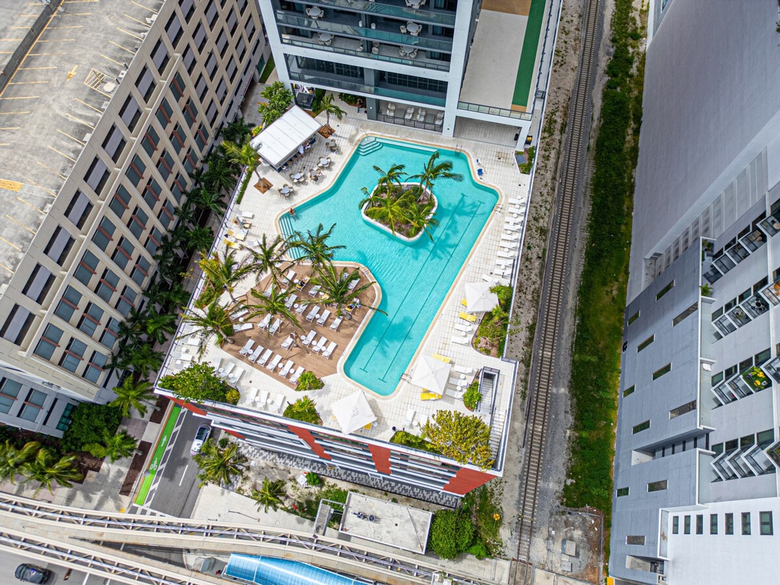 Building Photo - 701 NE 1st Ave