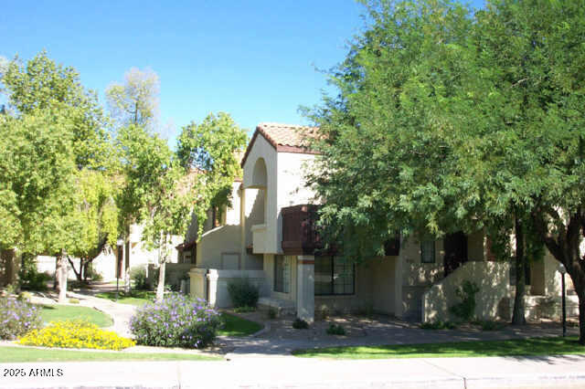Building Photo - 925 N College Ave