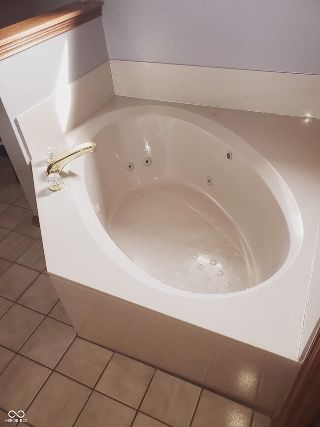 Building Photo - 5025 W Edwards Ave