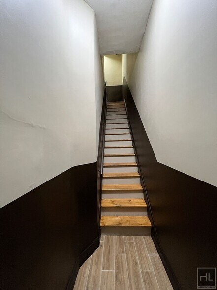 Building Photo - 2BR 1BA Original Layout Renovated 5th Ave Park Slope