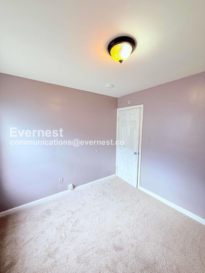 Building Photo - 17504 Toepfer Dr