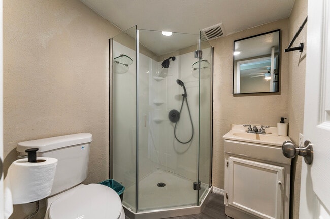 Building Photo - 2614 W Greenway Rd