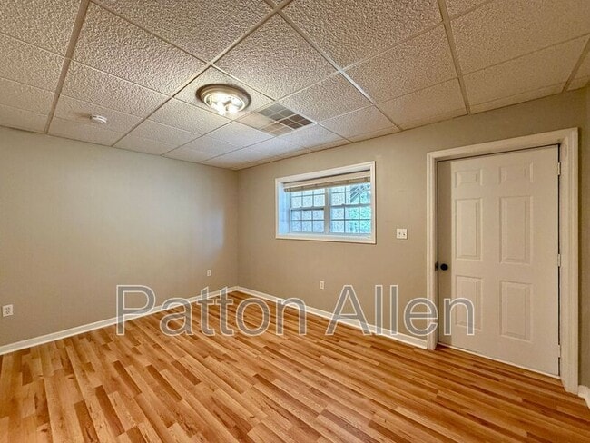 Building Photo - 689 New Haw Creek Rd