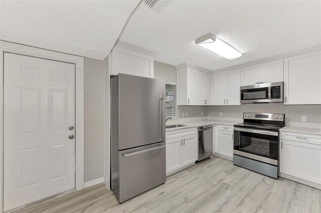 Building Photo - 1891 Prospect St