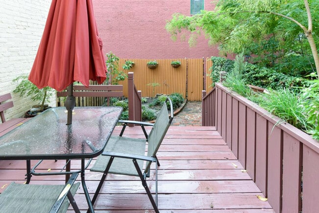 Building Photo - 1127 Independence Ave SE