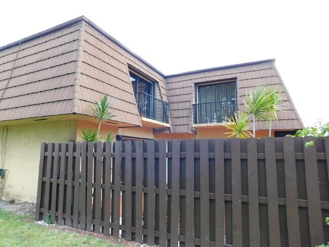 Building Photo - 4155 Turnberry Cir