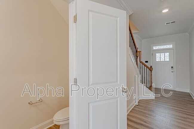 Building Photo - 420 Yellow Fox Rd