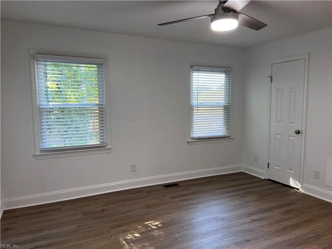 Building Photo - 947 Wildwood Square Ct