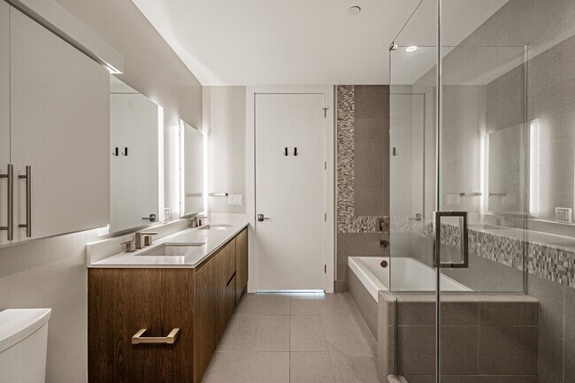 Building Photo - LUX 1BD, 1.5BA Lakehouse Condo with Balcony