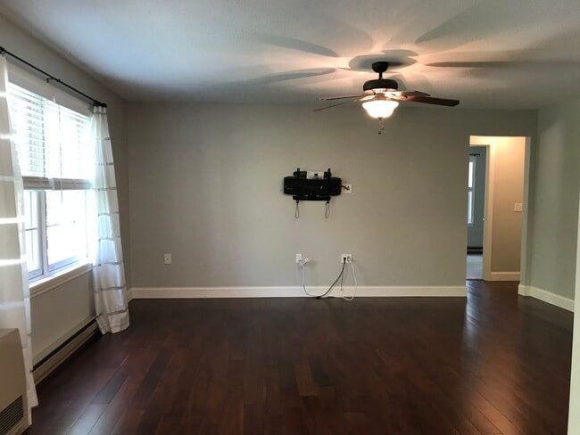 Building Photo - Somerset Condominiums, Freeport:2BR/1BA av...