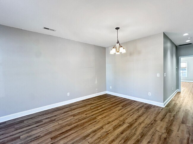 Building Photo - FOR RENT — Stunning One-Level Home in The Preserve, Oak Ridge’s Premier Lakefront Community