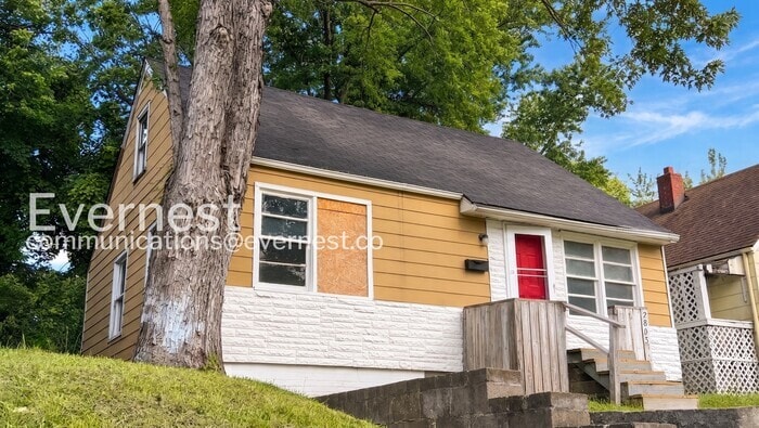 Building Photo - 2833 Van Brunt Blvd
