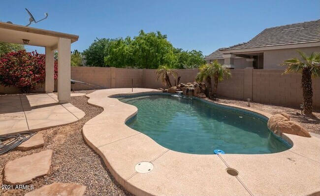 Building Photo - 12225 W Flanagan St