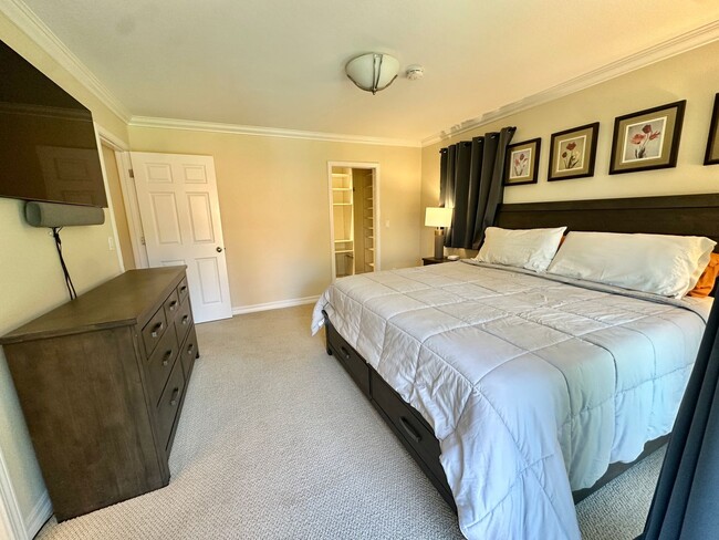 Building Photo - Beautiful San Rafael Home