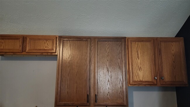 Building Photo - 5015 Orange Tree Dr