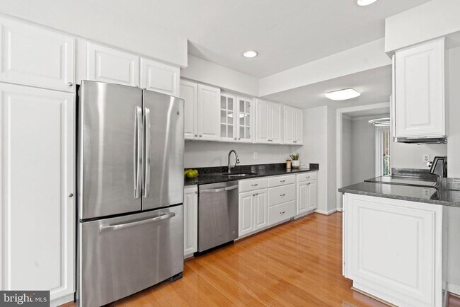 Building Photo - 9932 Longford Ct