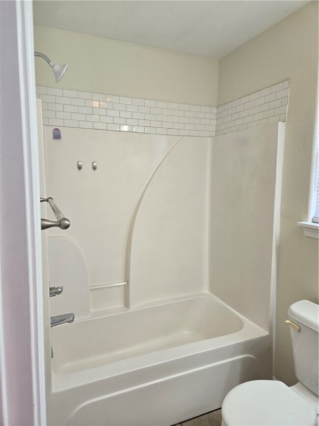 Building Photo - 1703 N Valor