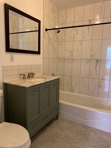 Building Photo - 870 Prospect Pl