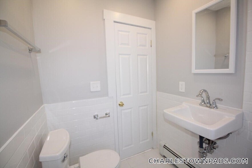 Building Photo - 12 Albion Pl