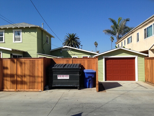 Building Photo - 115 Elkwood Ave