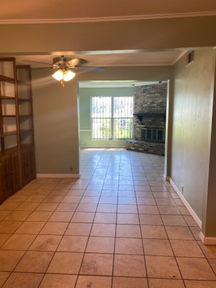 Building Photo - 4309 Woodland Dr