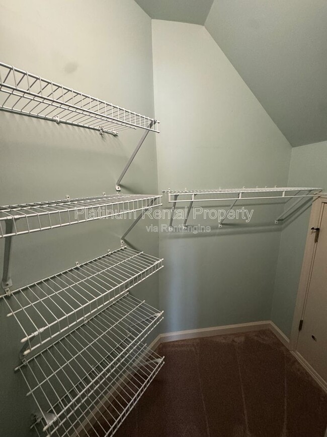 Building Photo - 1811 Traditions Way