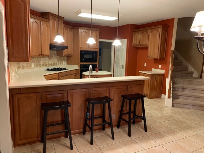 Kitchen - 208 Thoreau Ct