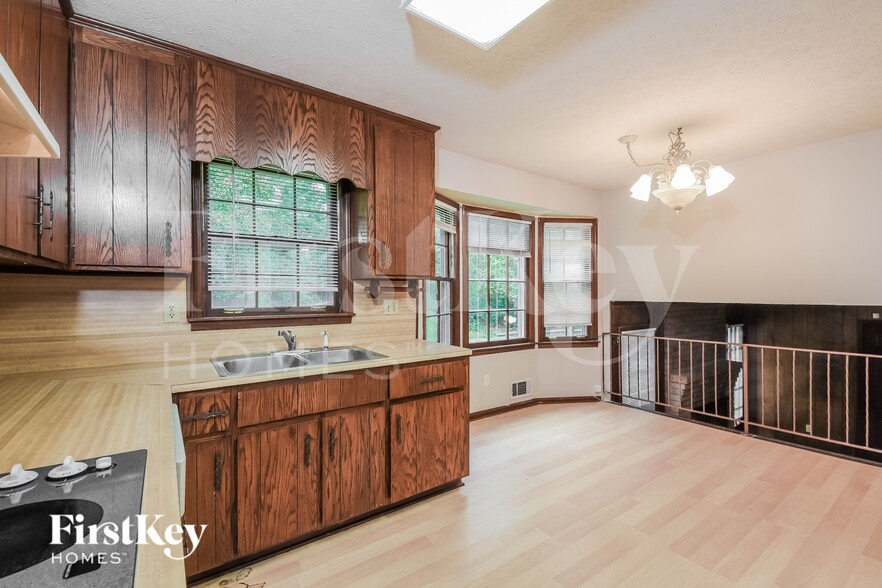 Building Photo - 3021 Wendwood Dr