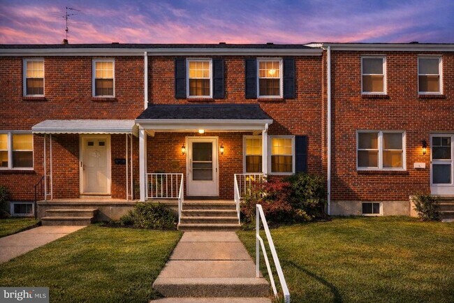 Building Photo - 8556 Willow Oak Rd