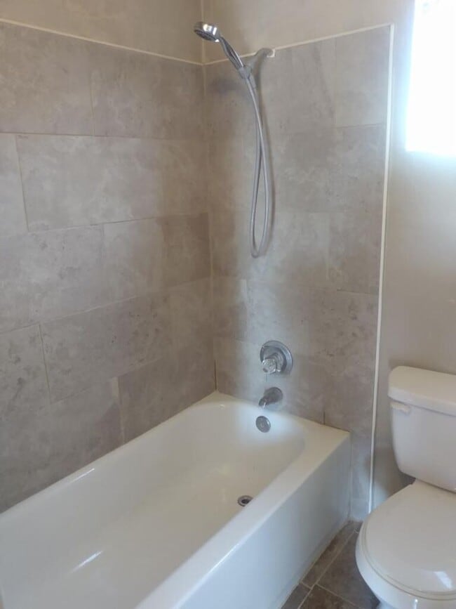 Building Photo - Nice and Cozy Duplex located in Northeast El Paso