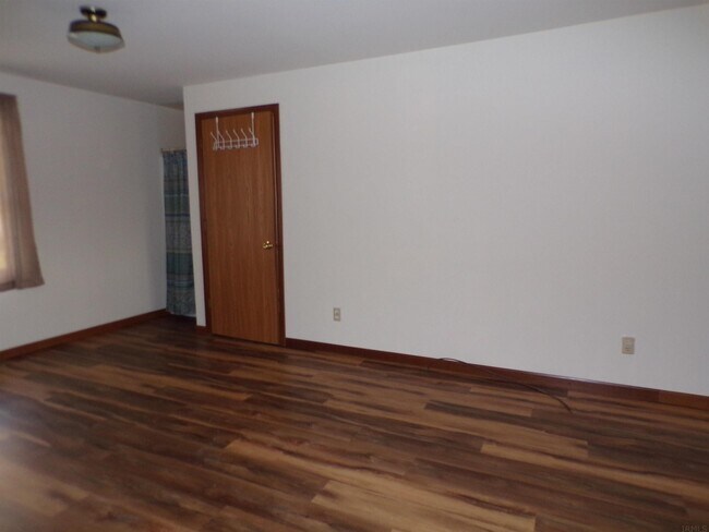 Building Photo - 7623 S 750 E