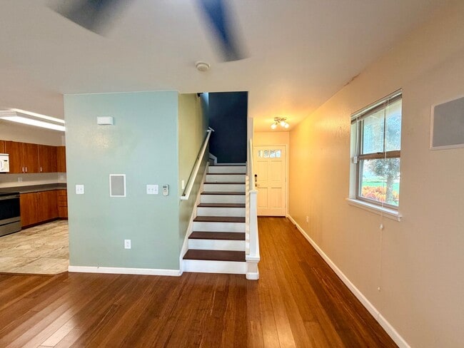 Building Photo - Spacious 3-Bedroom Townhome in Nohona at Mililani Mauka Available Now!