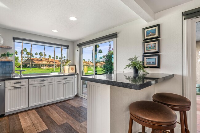 Building Photo - 82 Conejo Cir