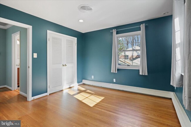 Building Photo - 6543 Cedarwood Ct
