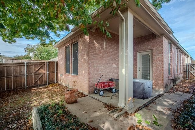 Building Photo - 1610 Mapleleaf Falls Dr