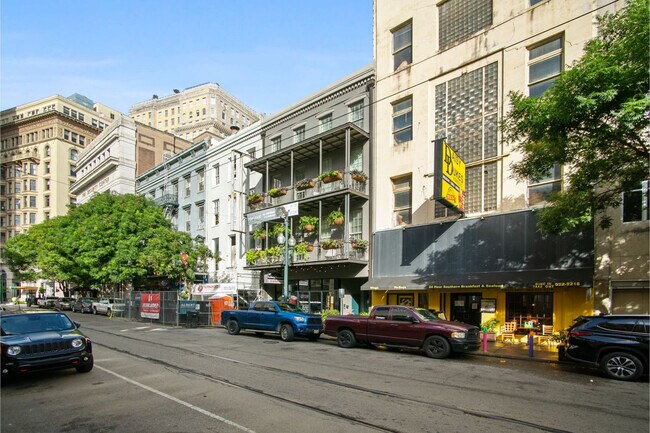 Building Photo - 127 Carondelet St