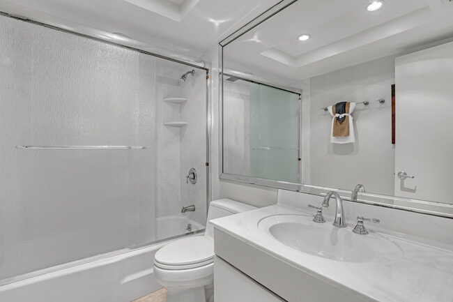 Building Photo - 125 S Ocean Ave