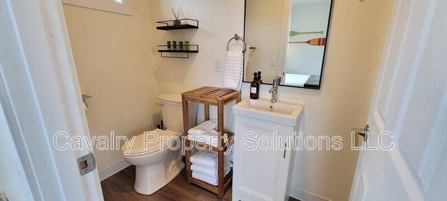 Building Photo - 923 E Central Entrance