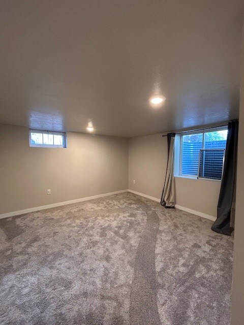 Building Photo - 321 S Bowdish Rd
