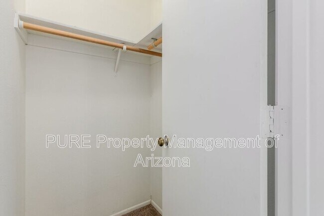 Building Photo - 700 W University Dr