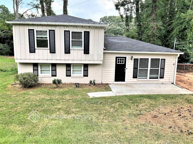 Primary Photo - 3141 Flat Shoals Rd