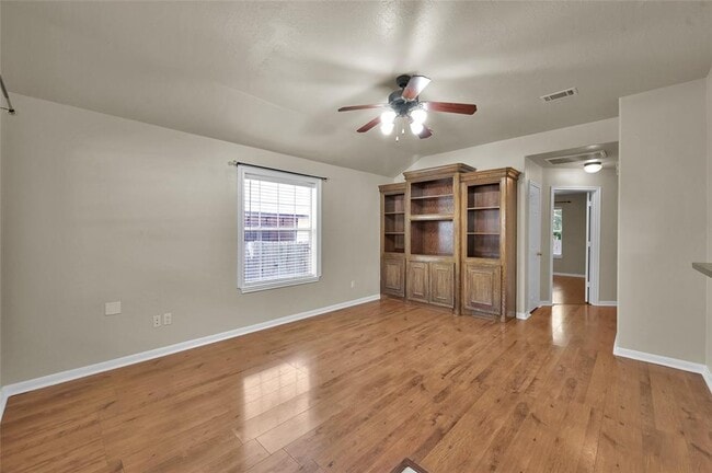 Building Photo - 244 Longview St