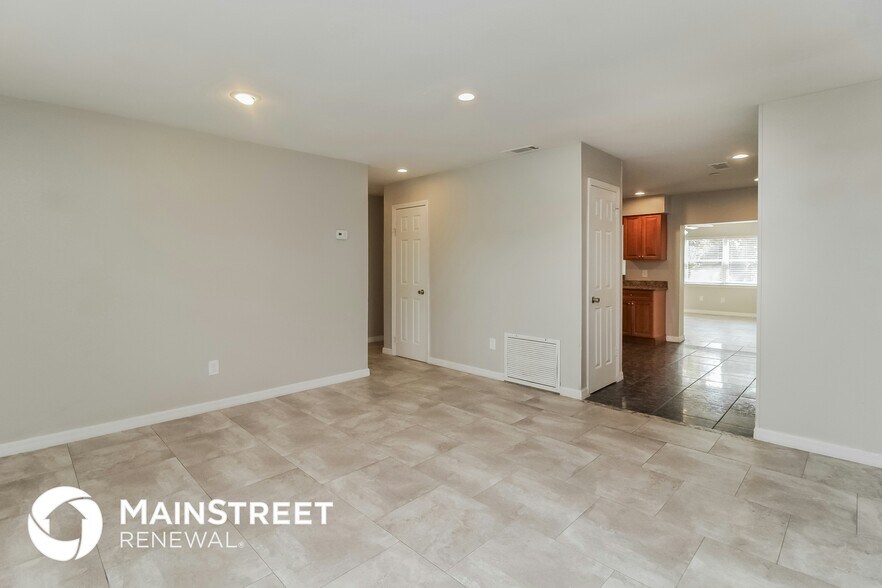 Building Photo - 125 Yale Dr